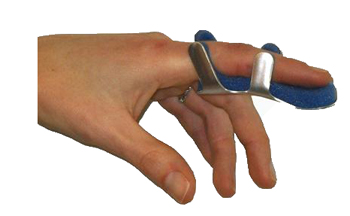 STECCA PER FRATTURA DITA A RANETTA FARMASPLINT MISURA GRANDE IN ALLUMINIO MODELLABILE CON IMBOTTITURA IN SPUGNA POLIURETANICA ANTIALLERGICA RADIOTRASPARENTE 10 CM 1 PEZZO - Magnumfarma.it